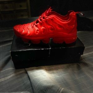 Nike Air VaporMax Plus Men’s Athletic Sneakers CW6973-600